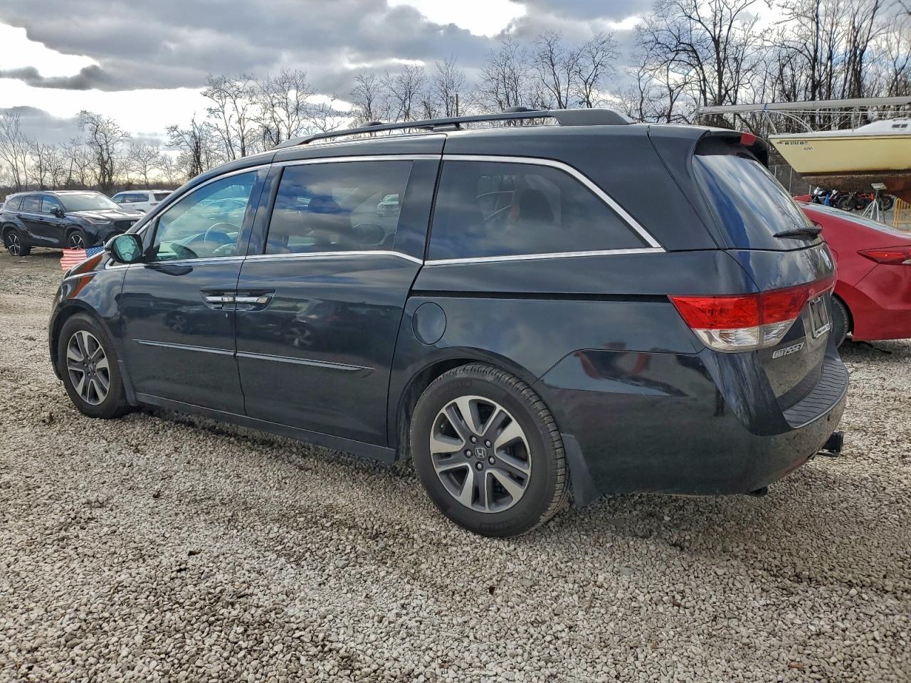 Honda Odyssey Touring Image 2