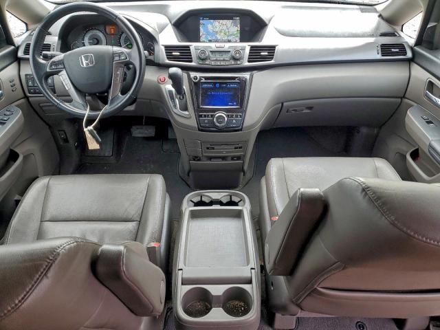 Honda Odyssey Touring Image 4