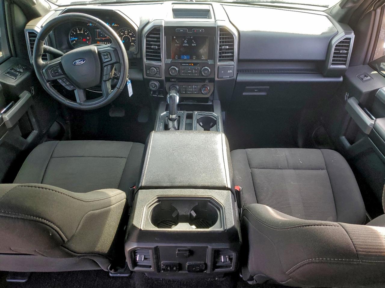 Ford F-150 Supercrew Image 4