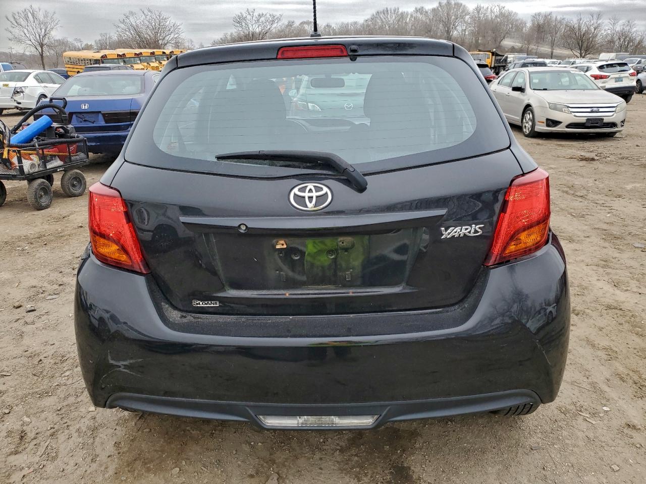 Toyota Yaris Image 13