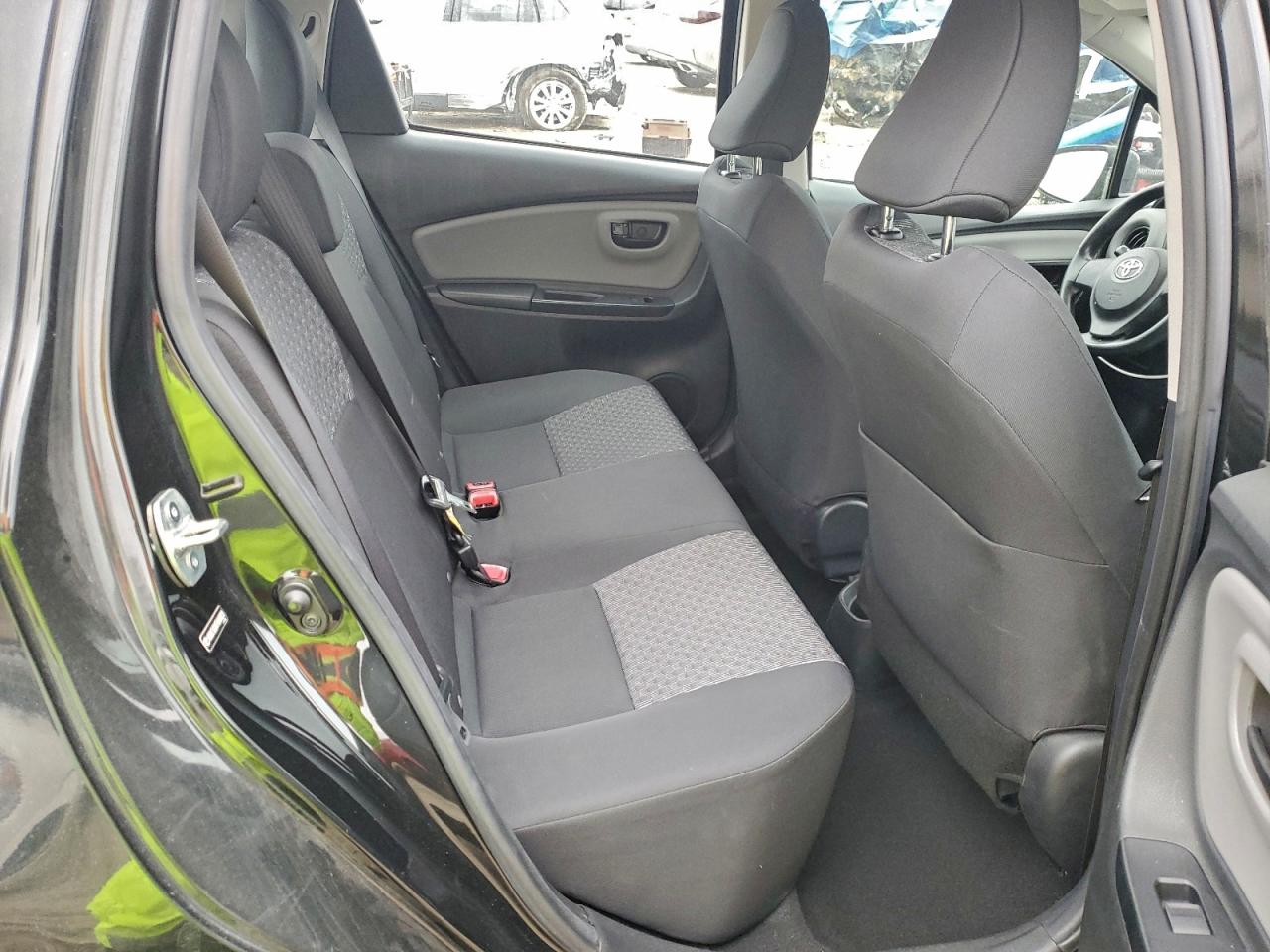 Toyota Yaris Image 8