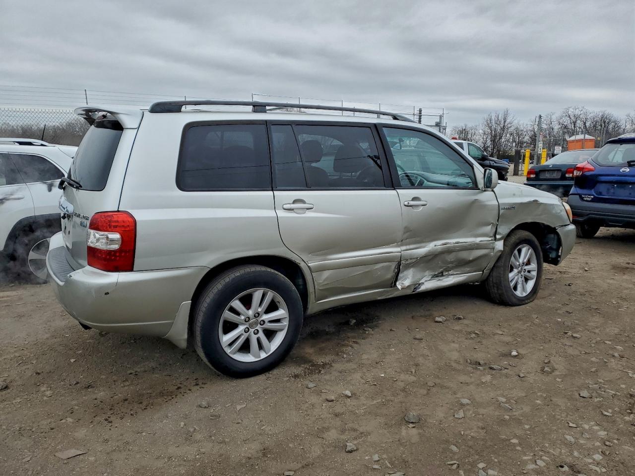 Toyota Highlander Hybrid Image 2