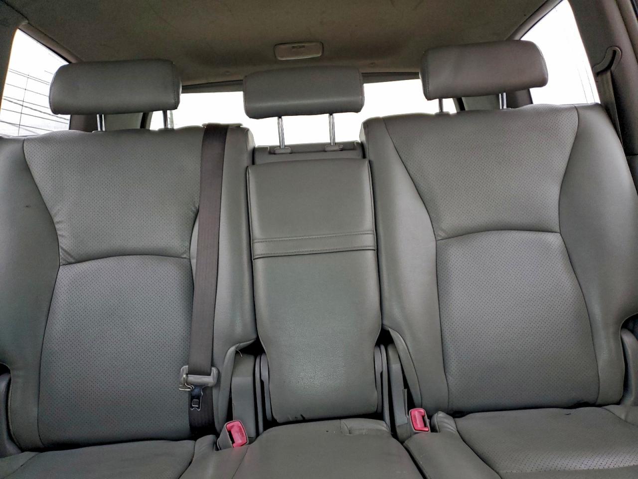 Toyota Highlander Hybrid Image 5