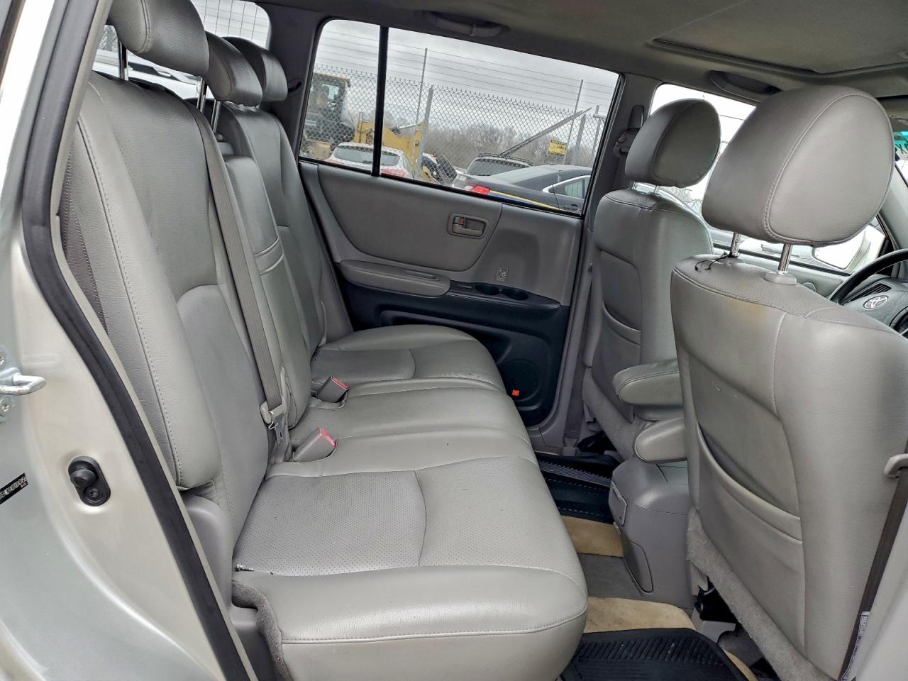 Toyota Highlander Hybrid Image 8