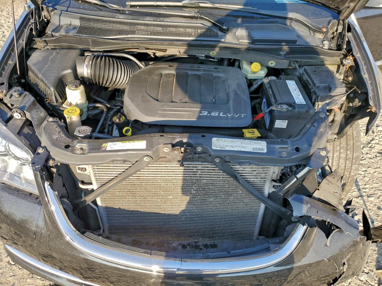 Chrysler Minivan Touring L Image 9