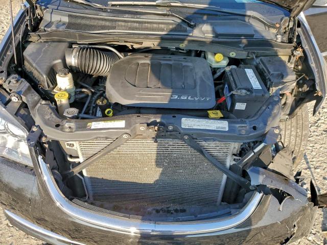 Chrysler Minivan Touring L Image 9