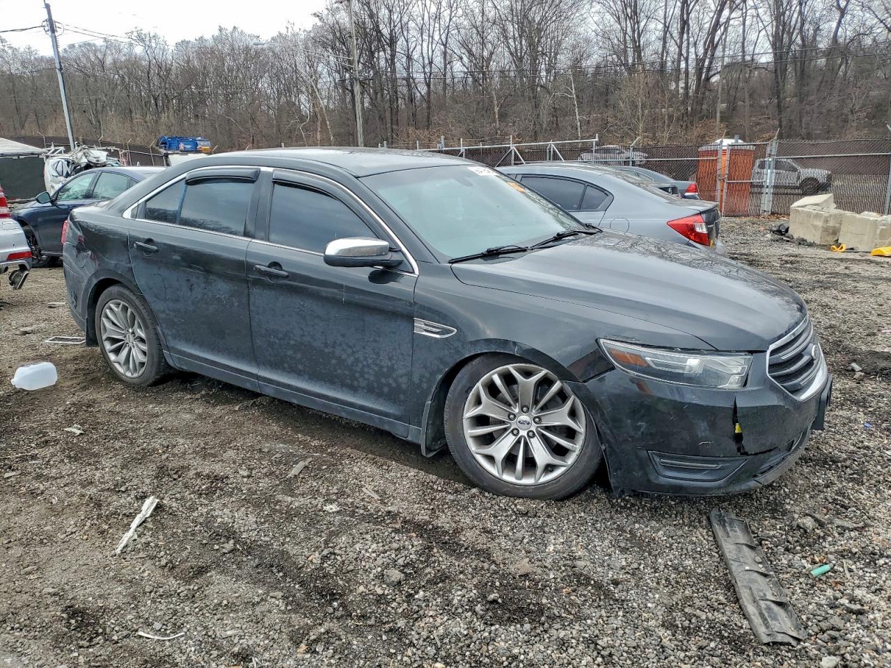 Ford Taurus Limited Image 4