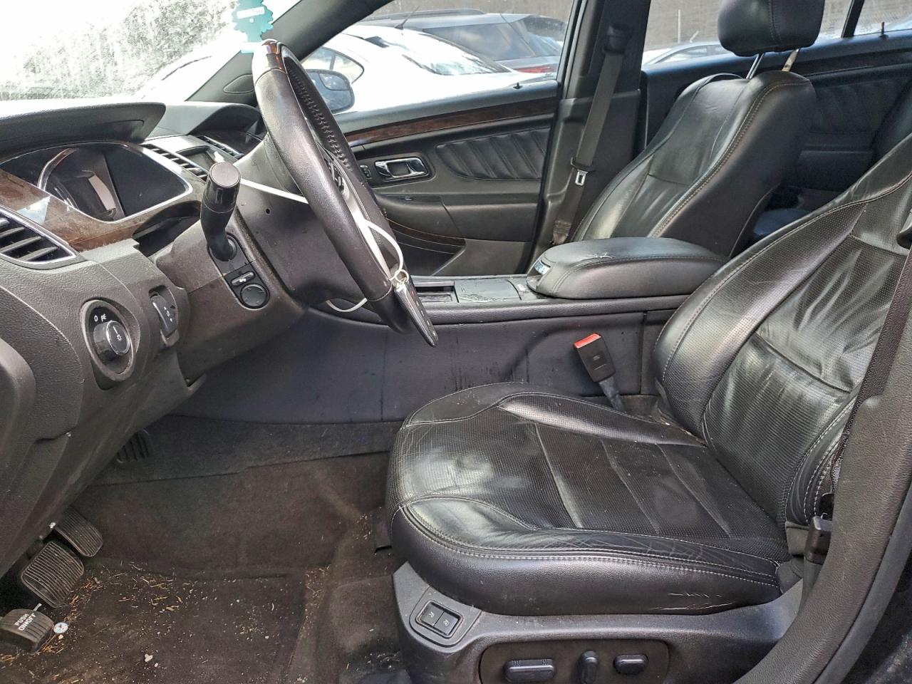 Ford Taurus Limited Image 9