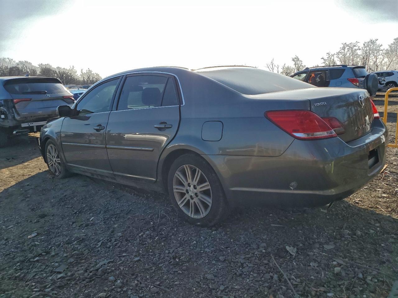 Toyota Avalon Xl Image 2