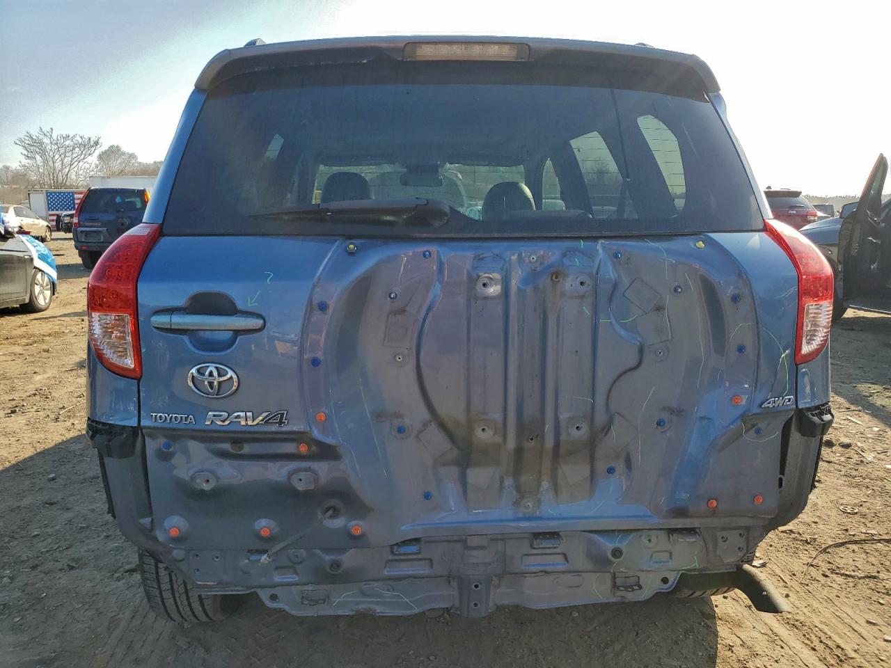 Toyota RAV4 Limited Image 3