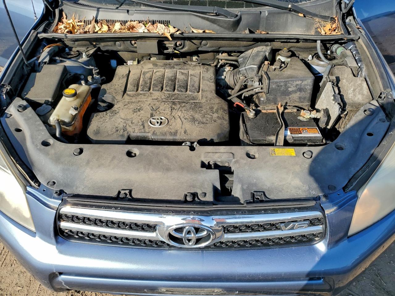 Toyota RAV4 Limited Image 11