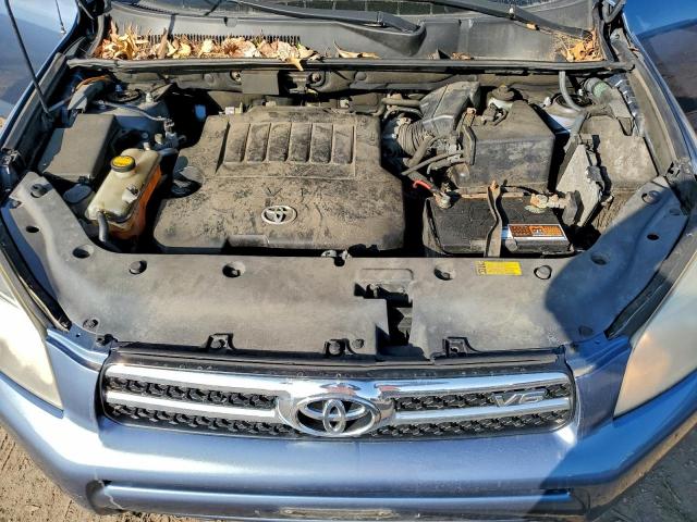 Toyota RAV4 Limited Image 11