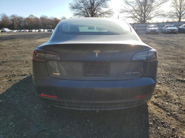 Tesla Model 3 Image 7