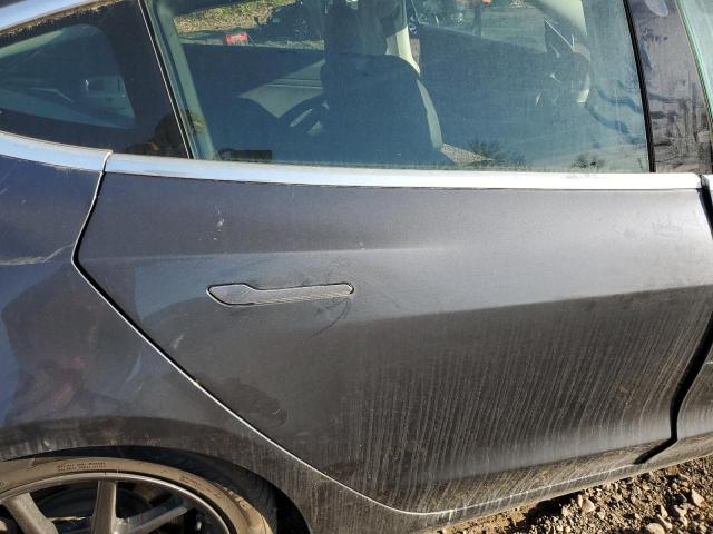 Tesla Model 3 Image 10