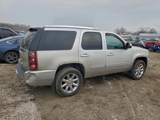 GMC Yukon Denali Image 7