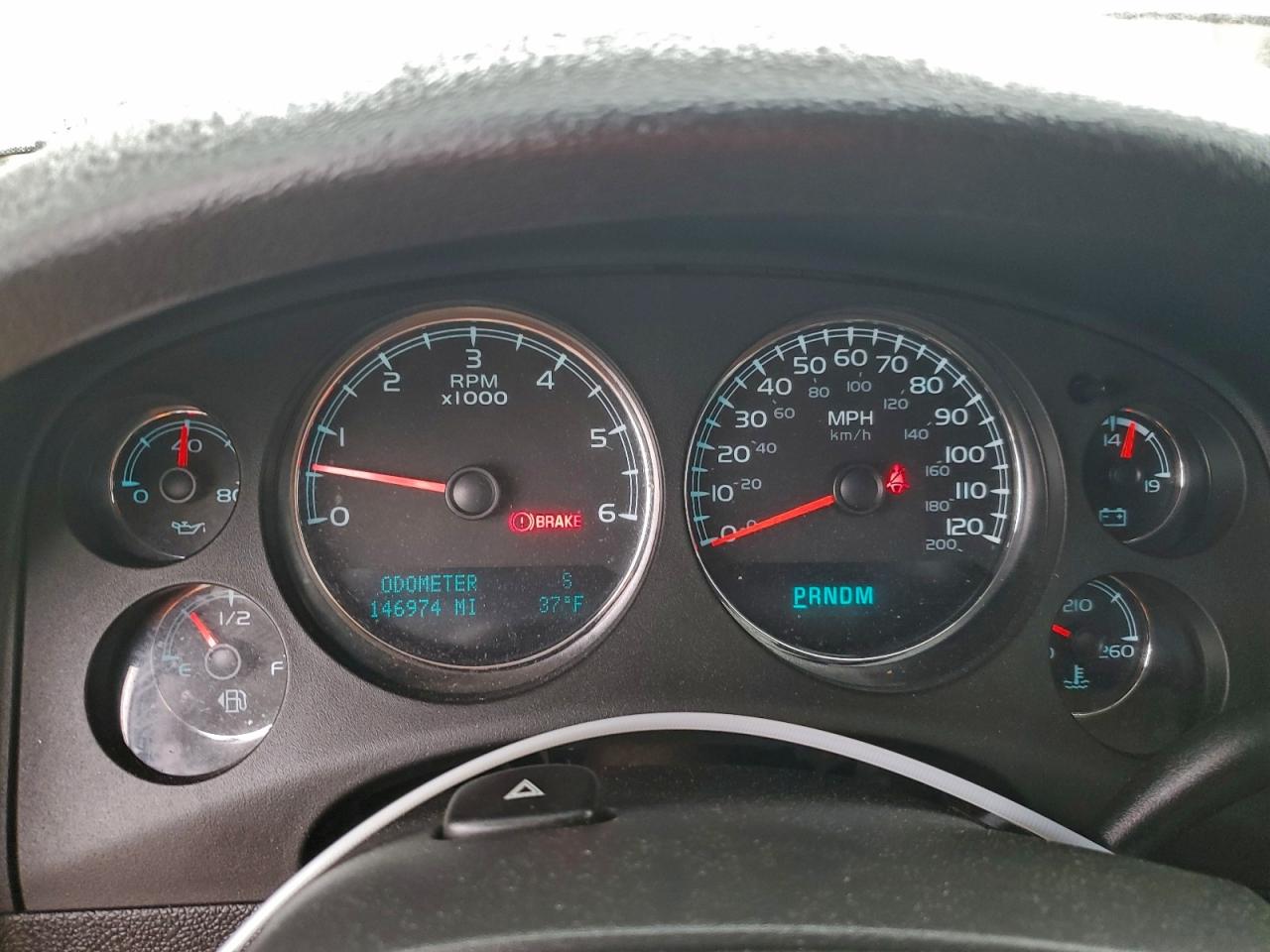 GMC Yukon Denali Image 2