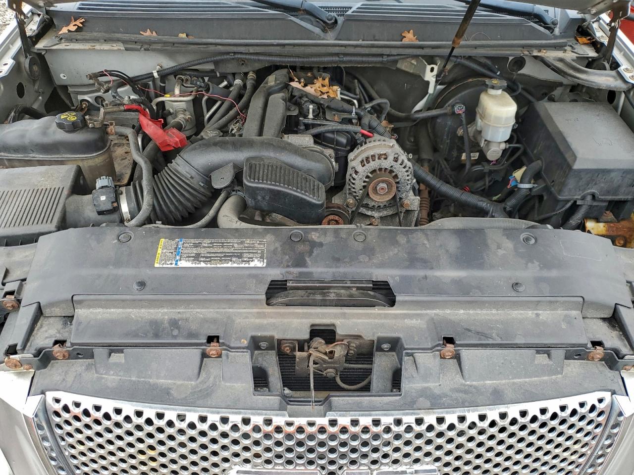 GMC Yukon Denali Image 10