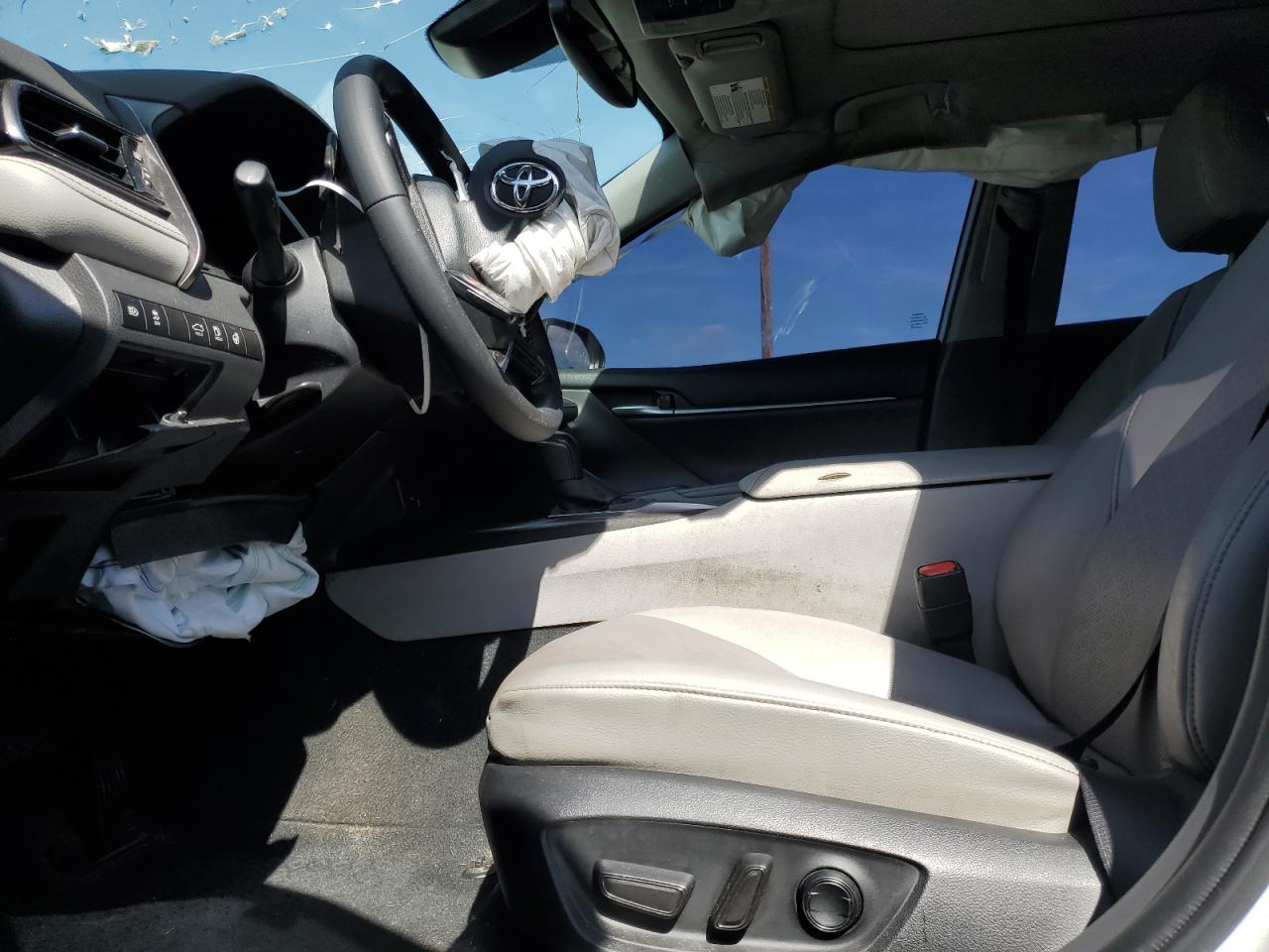 Toyota Camry Xse Image 7