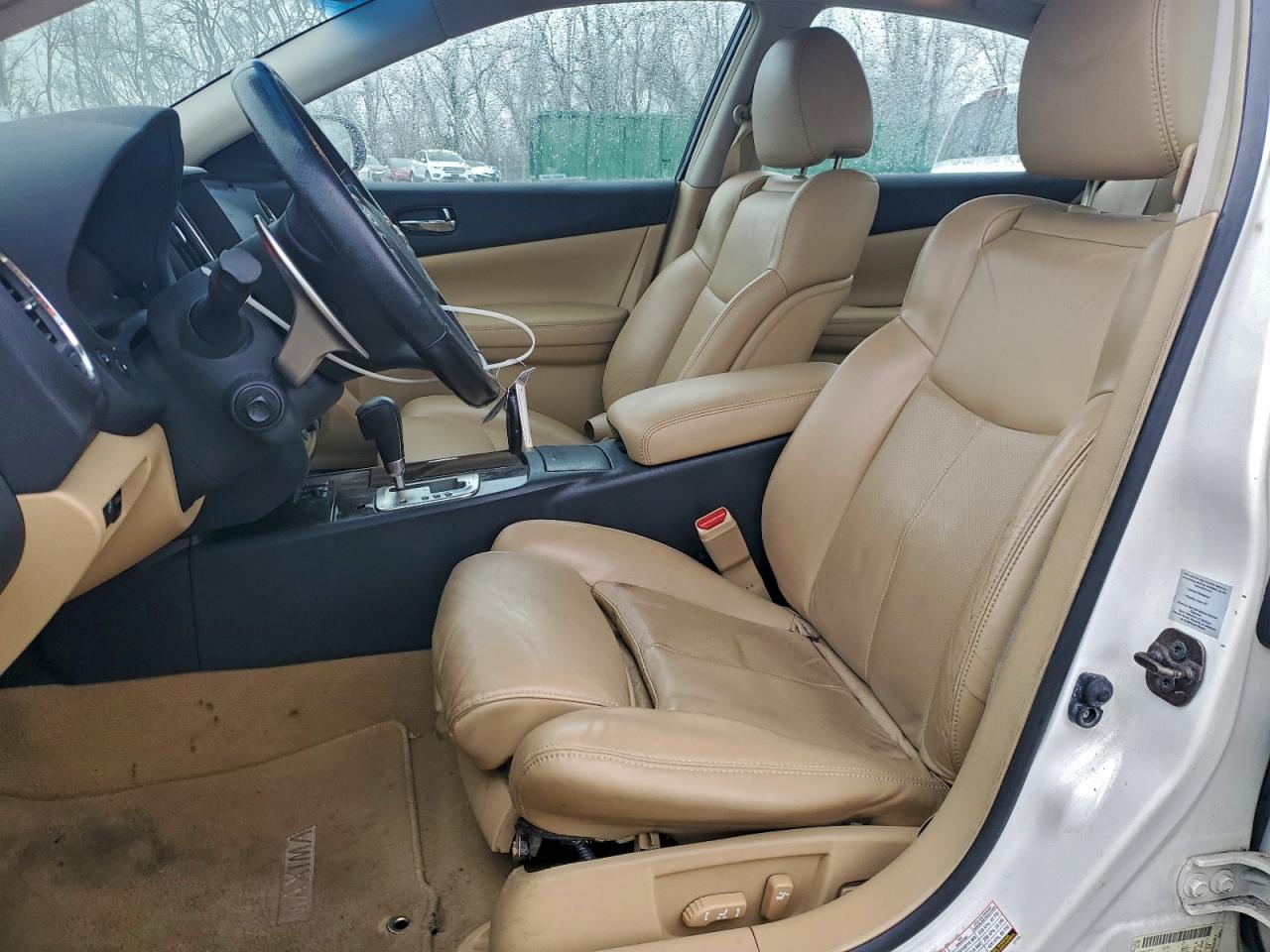 Nissan Maxima S Image 12