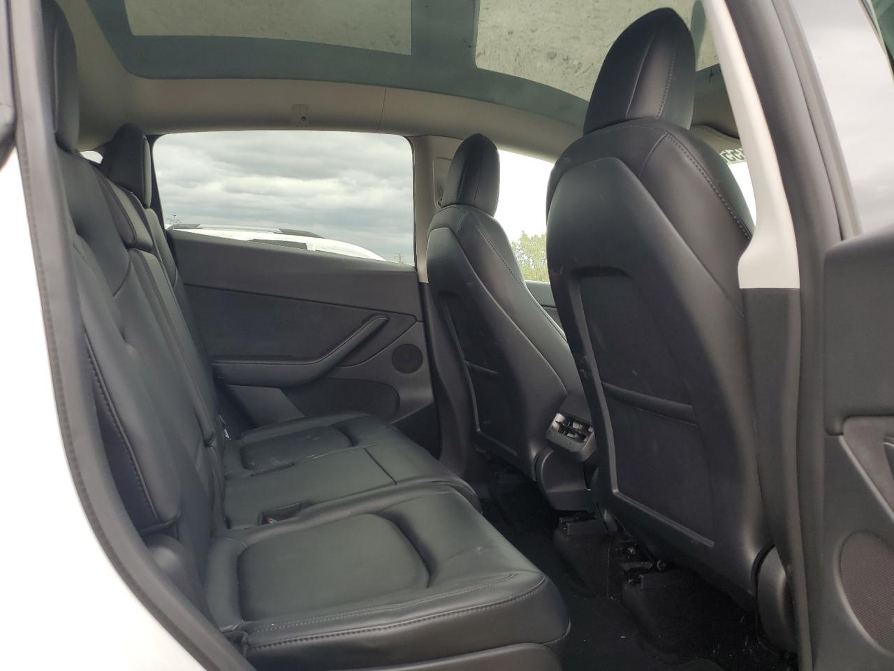 Tesla Model Y Image 9