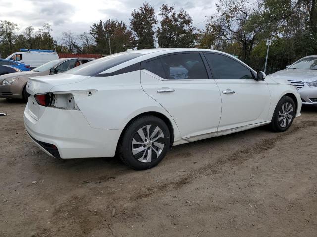 Nissan Altima S Image 4