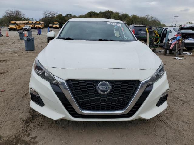 Nissan Altima S Image 11