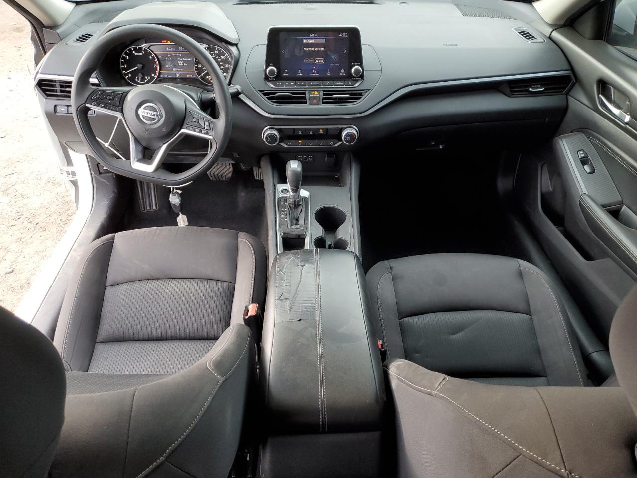 Nissan Altima S Image 9