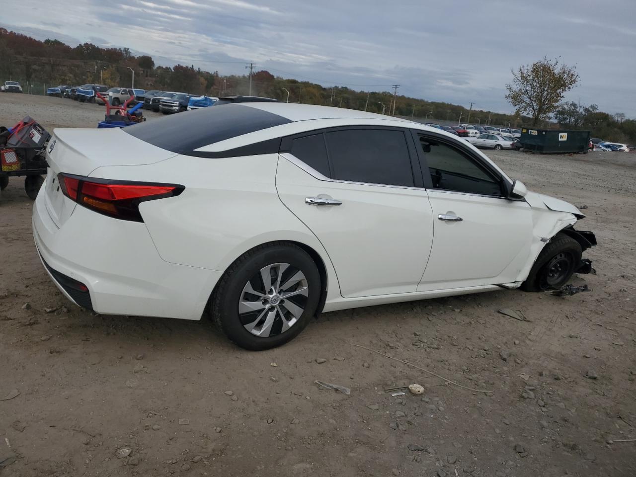 Nissan Altima S Image 9