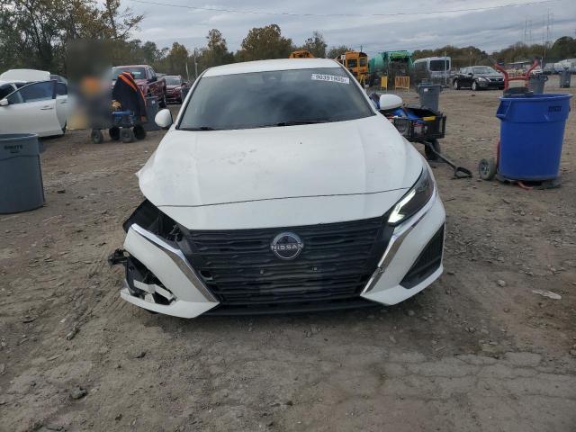 Nissan Altima S Image 7