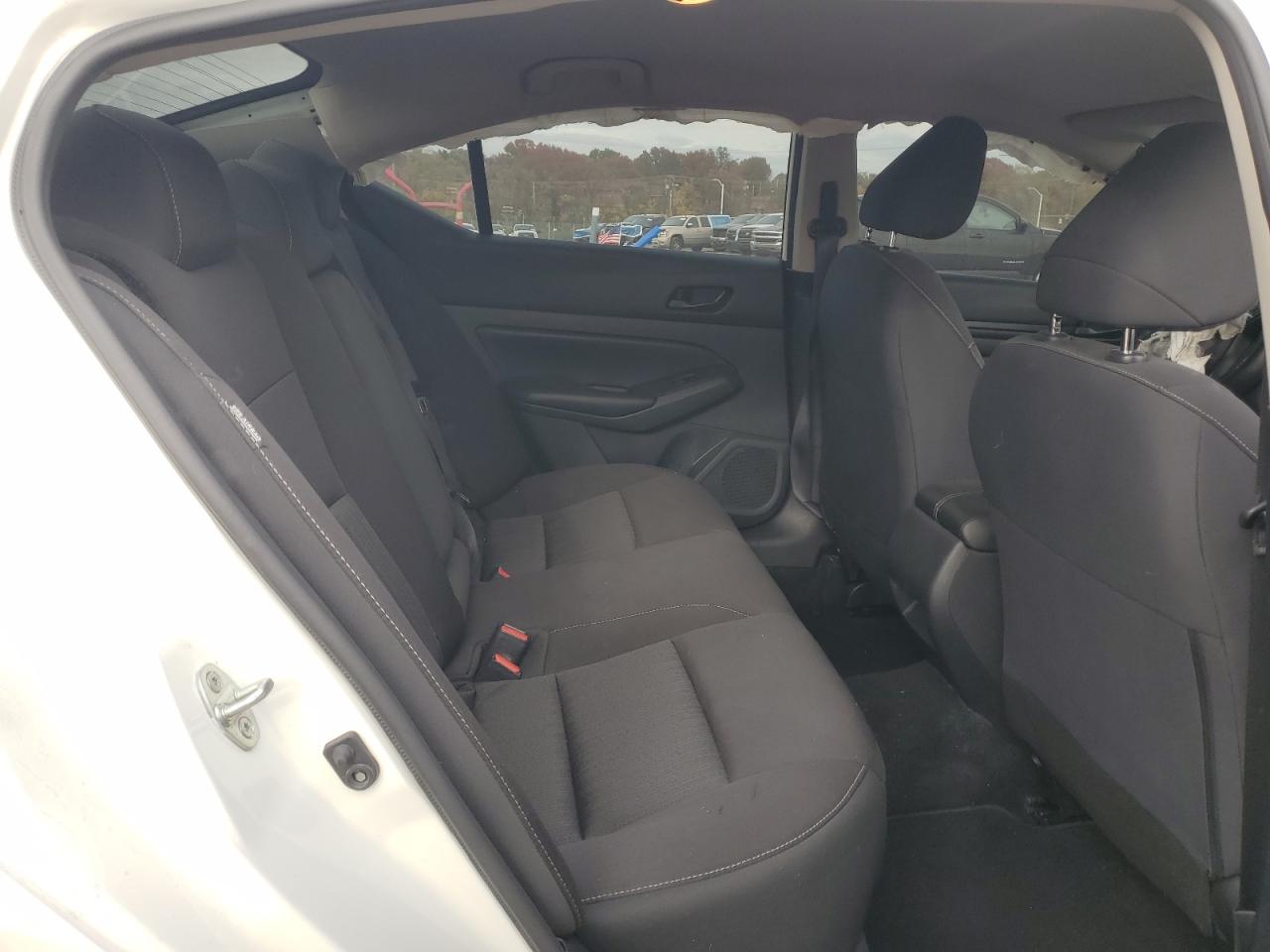 Nissan Altima S Image 11