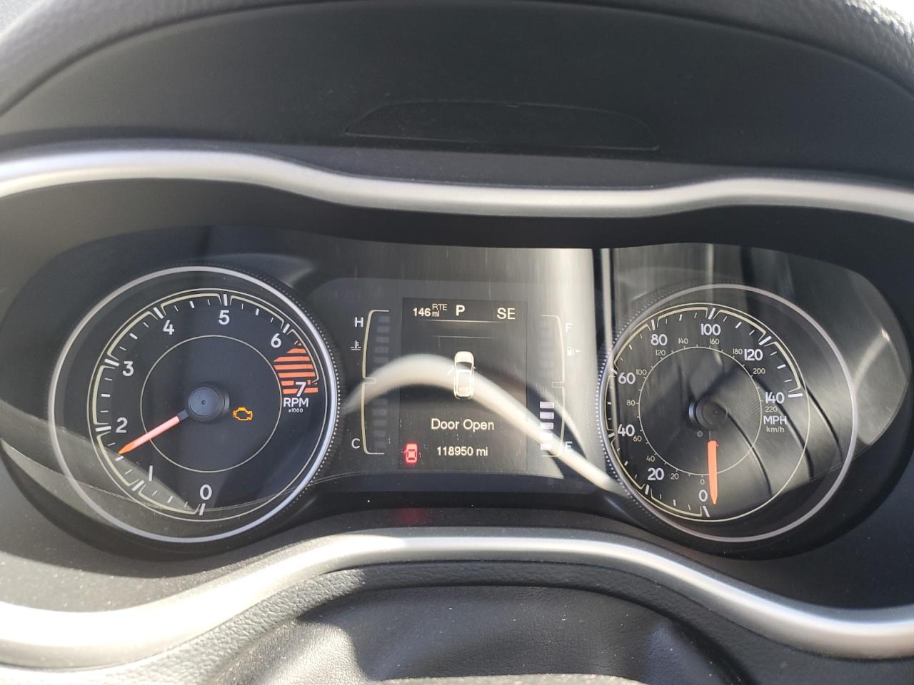 Jeep Grand Cherokee Latitude Plus Image 9