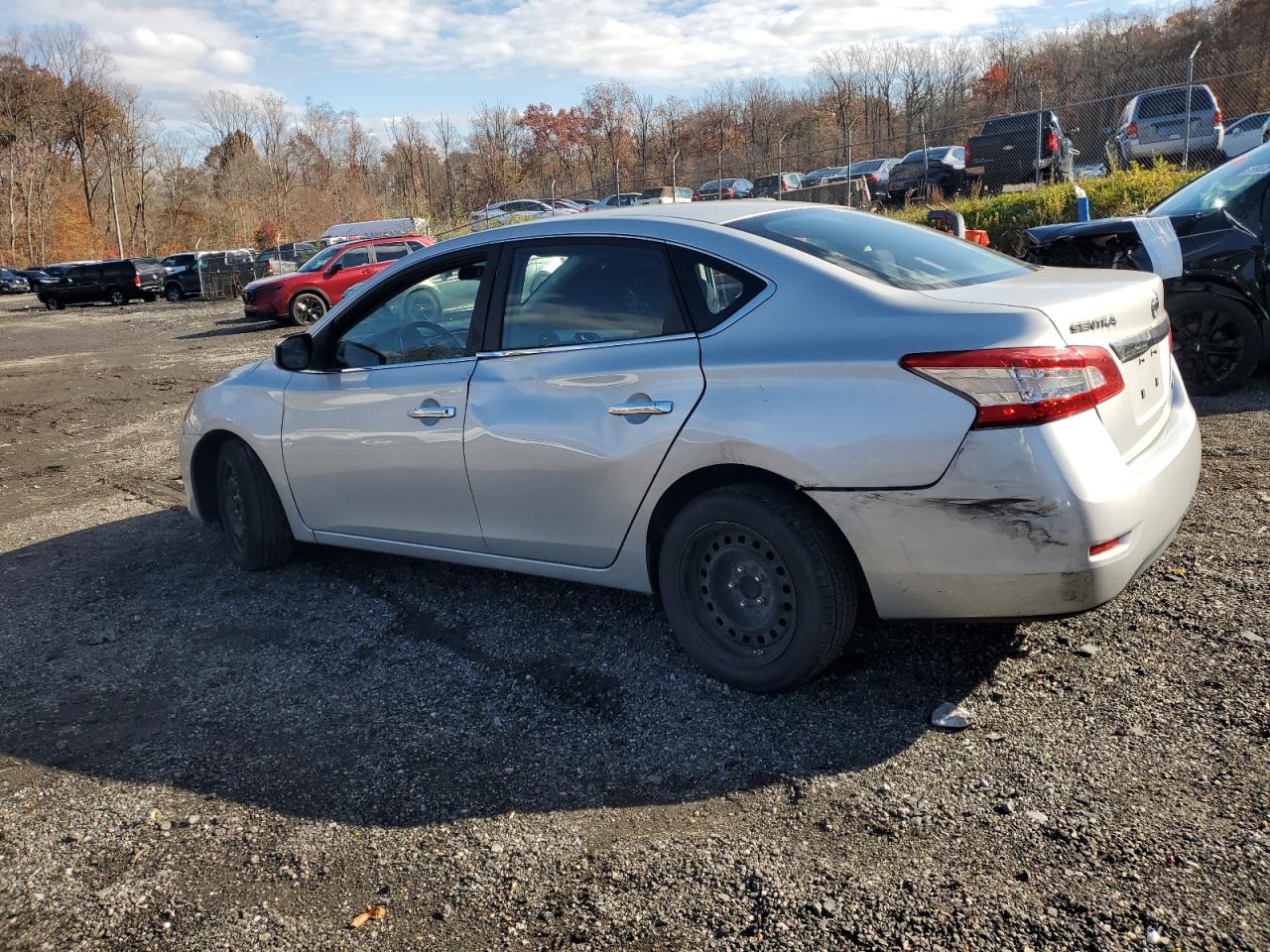 Nissan Sentra S Image 2