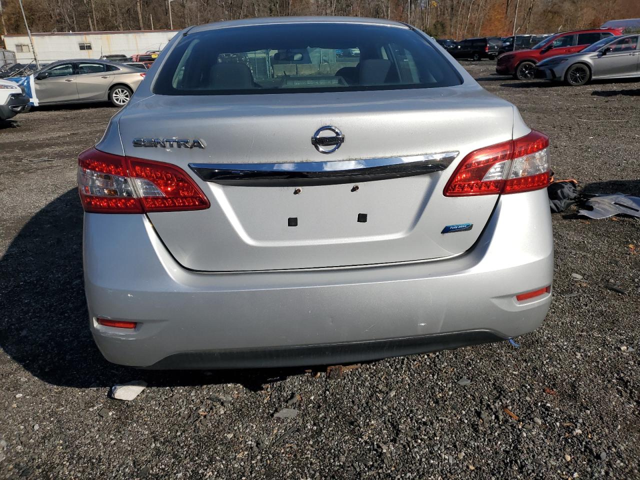 Nissan Sentra S Image 8