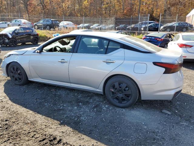 Nissan Altima S Image 10