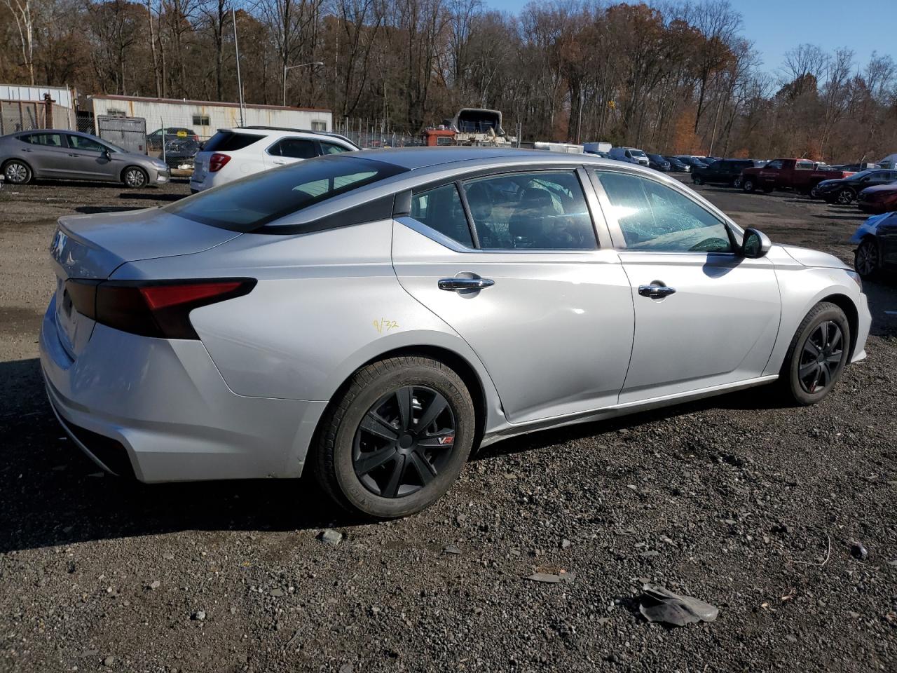 Nissan Altima S Image 12