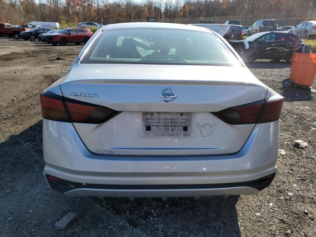 Nissan Altima S Image 4