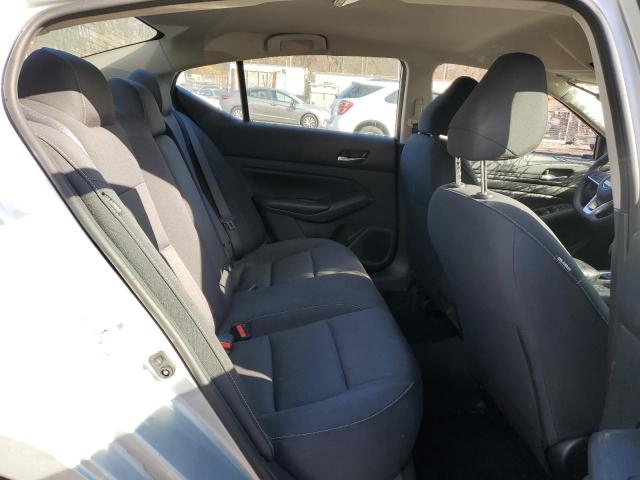 Nissan Altima S Image 5