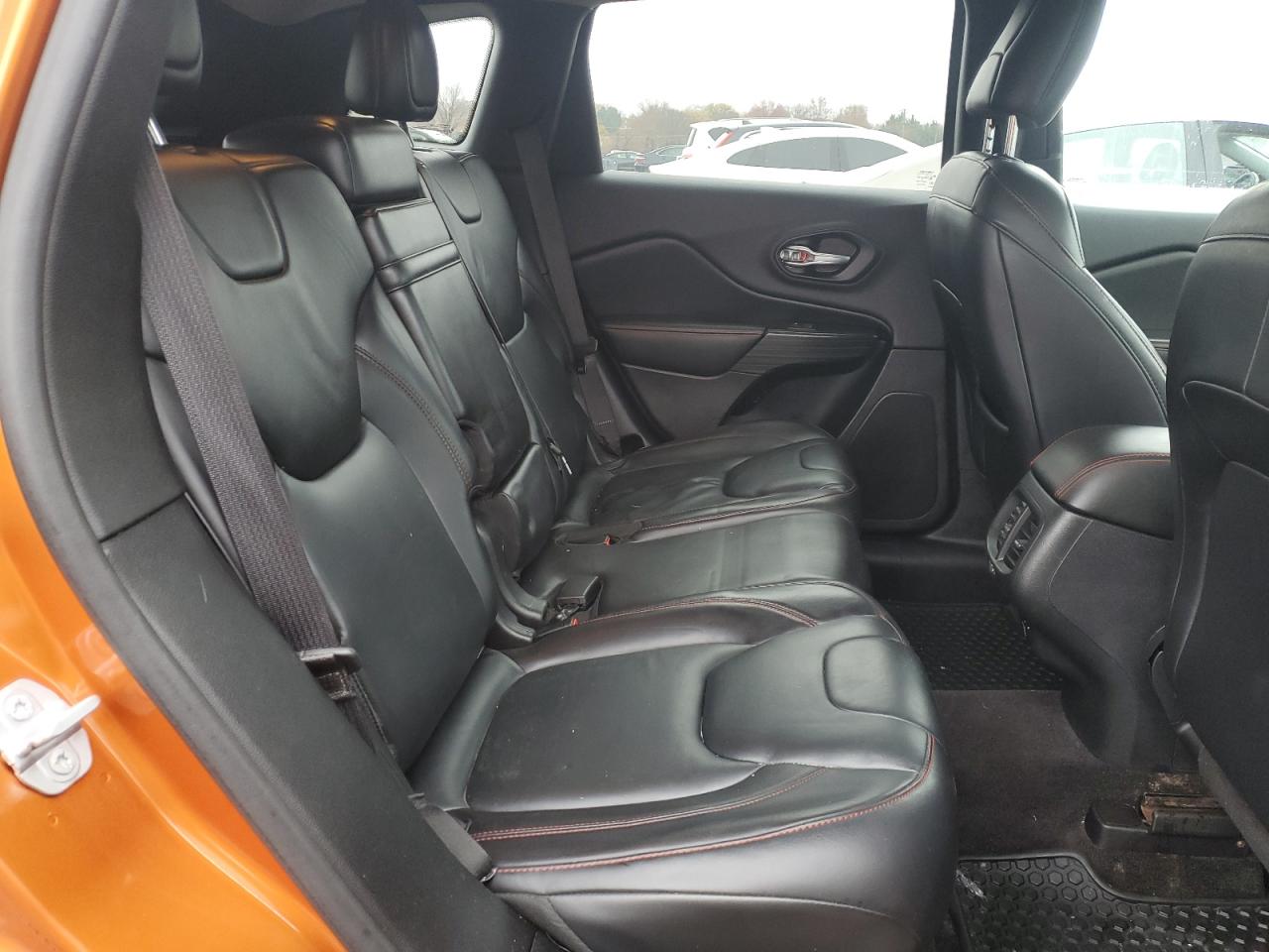 Jeep Cherokee Trailhawk Image 7