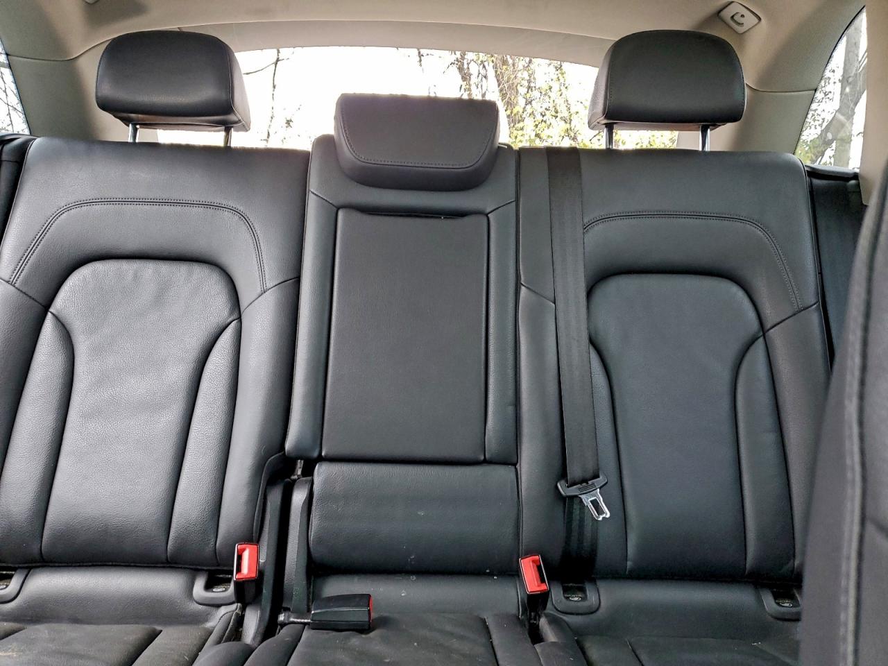 Audi Q5 Premium Plus Image 10