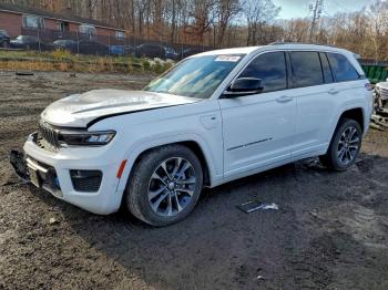  Salvage Jeep Grand Cherokee