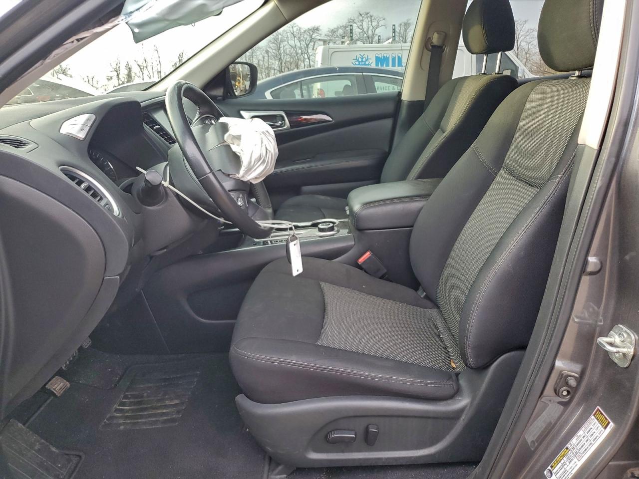 Nissan Pathfinder S Image 13