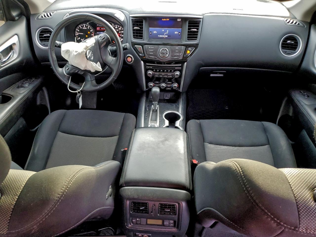 Nissan Pathfinder S Image 3