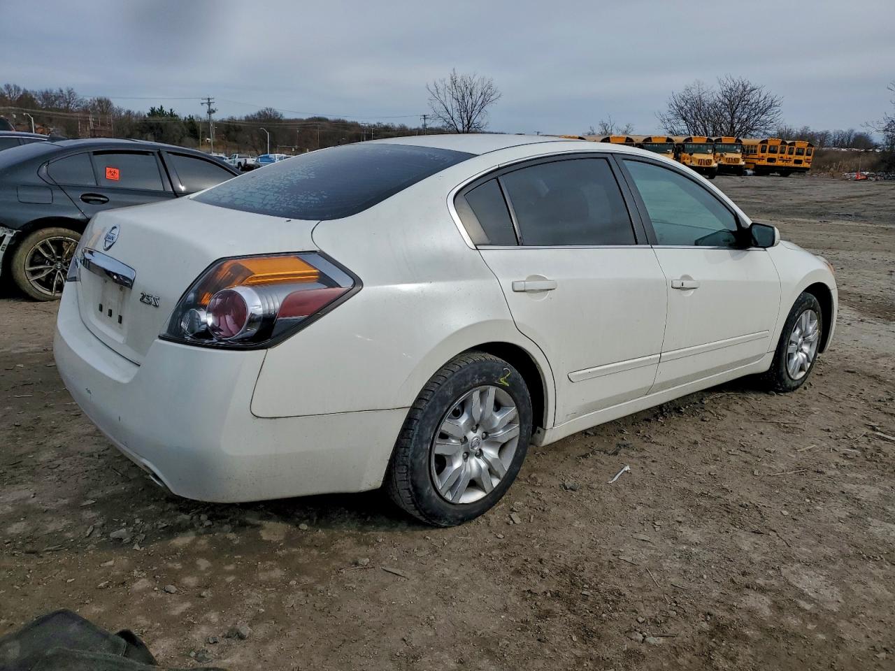Nissan Altima Base Image 7