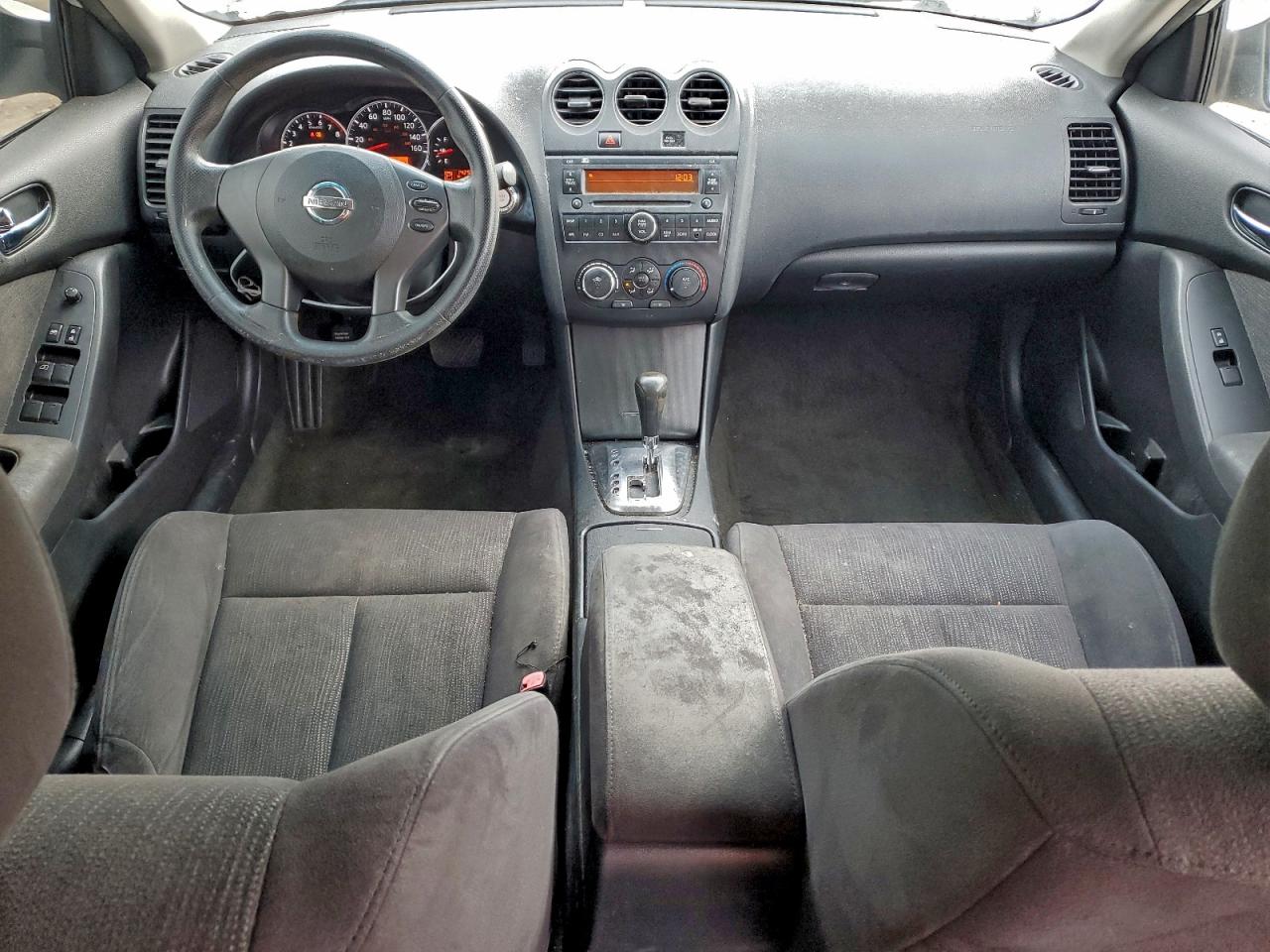 Nissan Altima Base Image 5