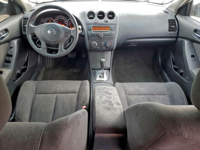 Nissan Altima Base Image 5