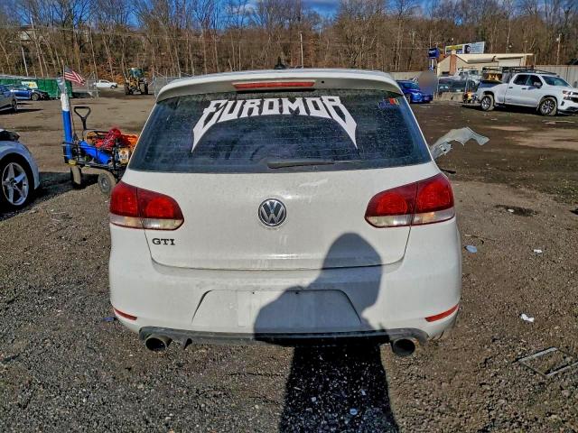 Volkswagen GTI Image 12