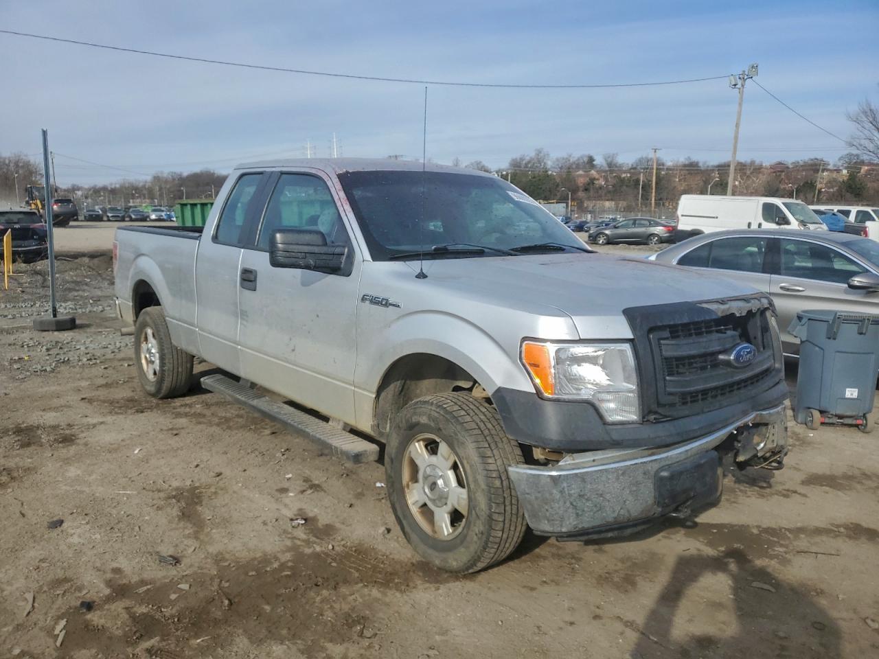 Ford F-150 Super Cab Image 10