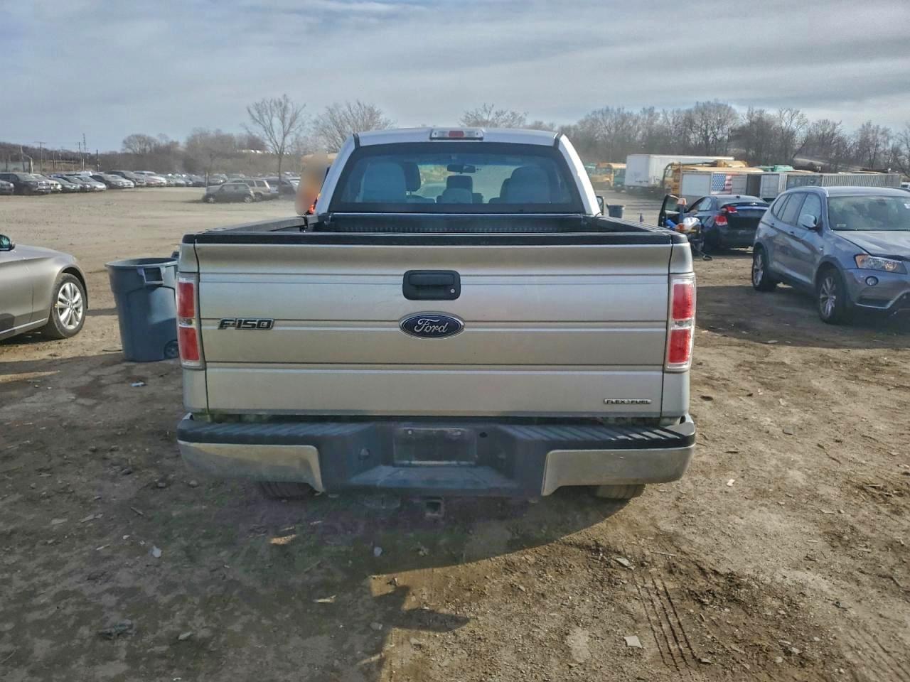 Ford F-150 Super Cab Image 2