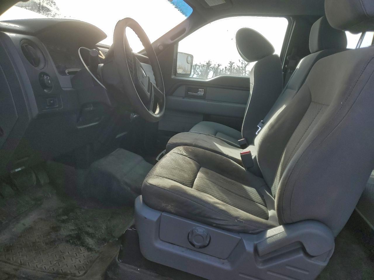 Ford F-150 Super Cab Image 3