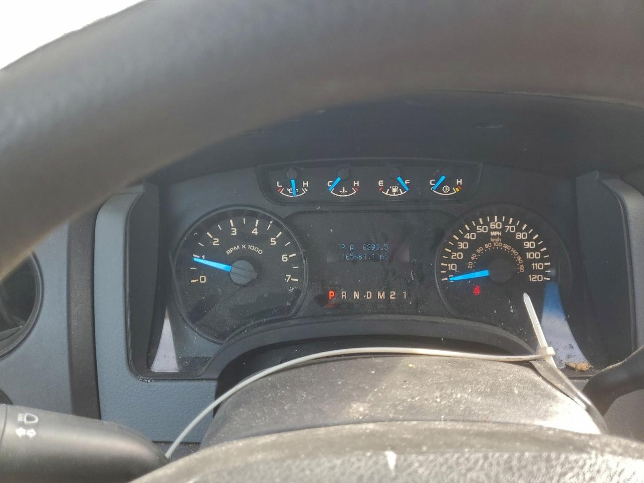 Ford F-150 Super Cab Image 8